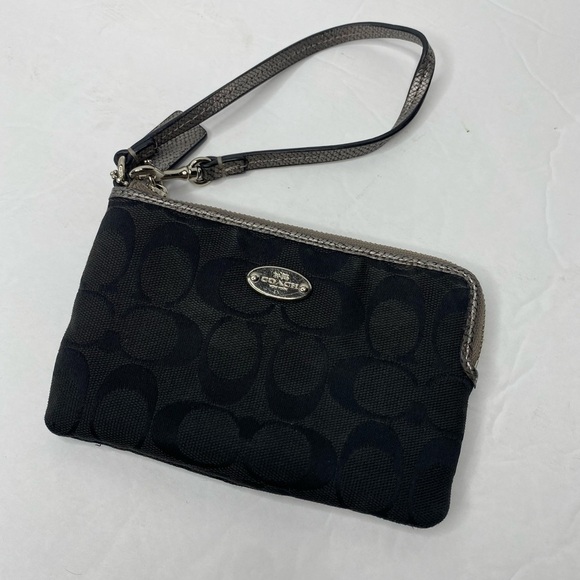 Coach Signature C Fabric Black Wristlet - Picture 1 of 7